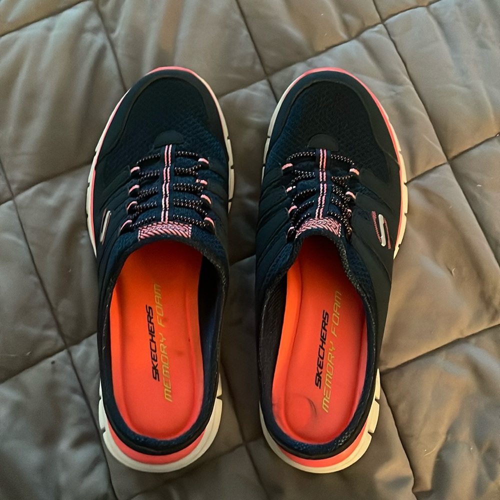 Skechers slip on Navy blue and pink sz 10